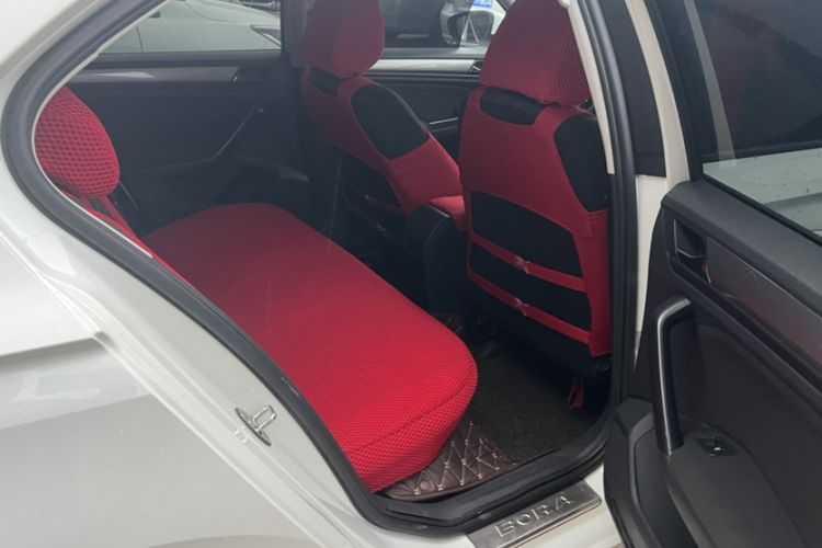 Used Volkswagen Bora 2016 1.6L Automatic Fashion Model Headliner