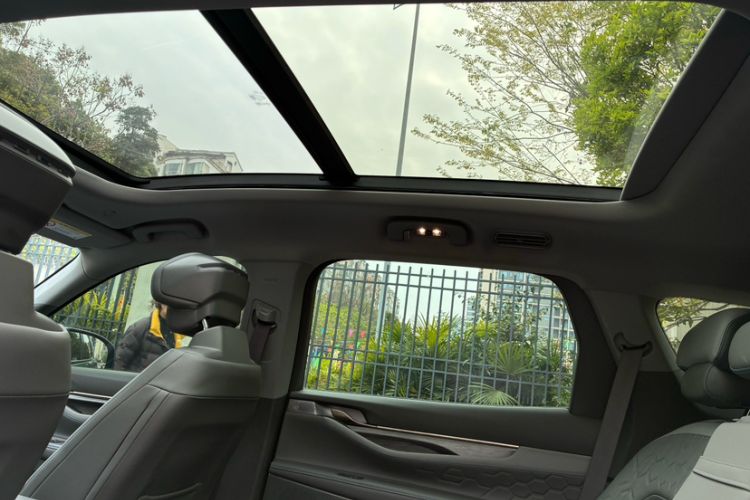 Used Ford Edge 2023 Ford Explorer L 2.0T EcoBoost Two-Wheel Drive 7-Seater Luxury Model Interior 6