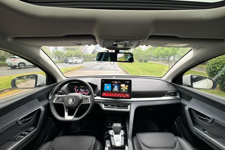 Used BYD Song Pro New Energy 2019 DM 1.5T Four-Wheel Drive Performance Edition Deluxe Model Interior 5