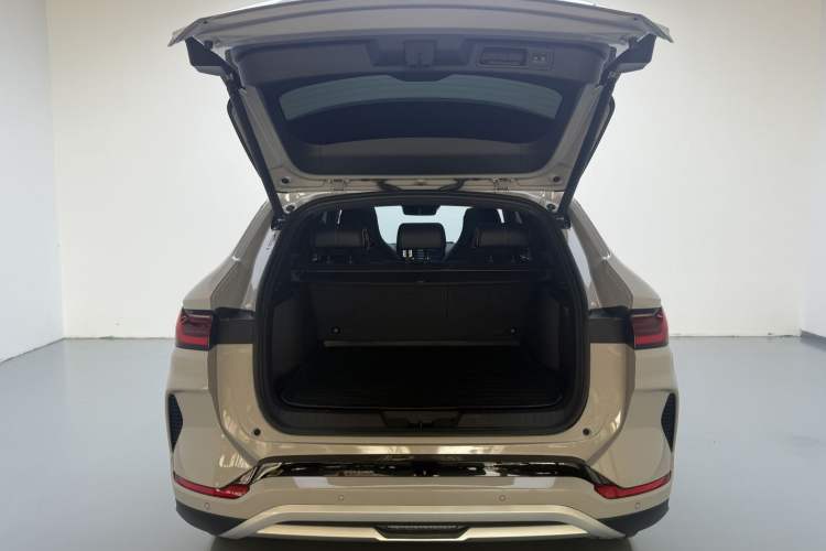 Used BYD Song PLUS New Energy 2023 Champion Edition EV 605KM Flagship PLUS