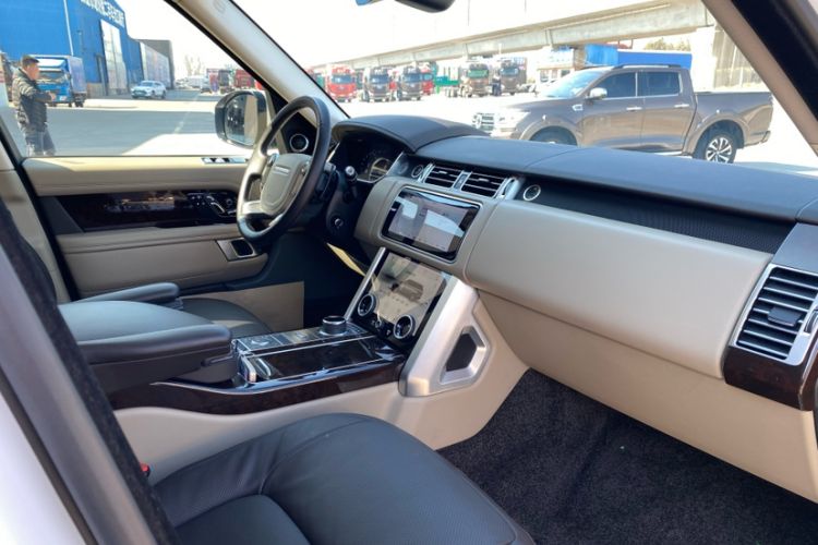 Used Land Rover Range 2020 3.0 L6 Long-Wheelbase Legacy Interior 5