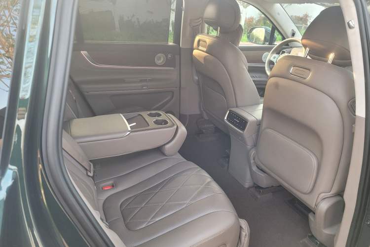 Used Hima AITO M9 2024 Range-Extended Ultra Version 52 kWh 5-Seater Model Interior 3