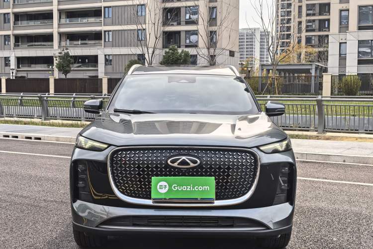 Used Chery Tiggo 8 PLUS 2025 290TGDI DCT Prestige 5-Seater
