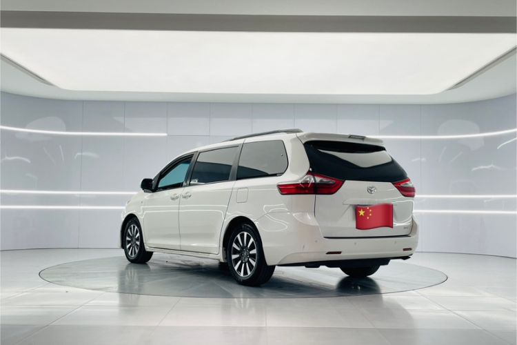 Used Toyota Sienna 2020 3.5L Two-Wheel Drive XLE Leather Interior 7 Seats Mexico Edition
