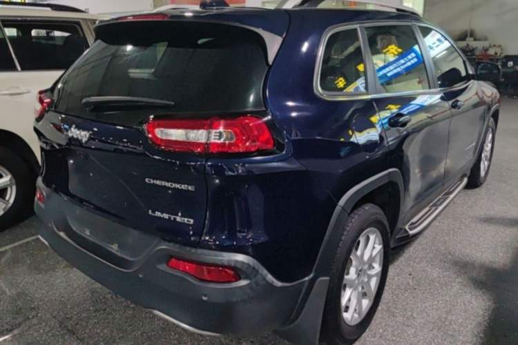 Used Jeep Cherokee 2017 2.0L Superior Edition