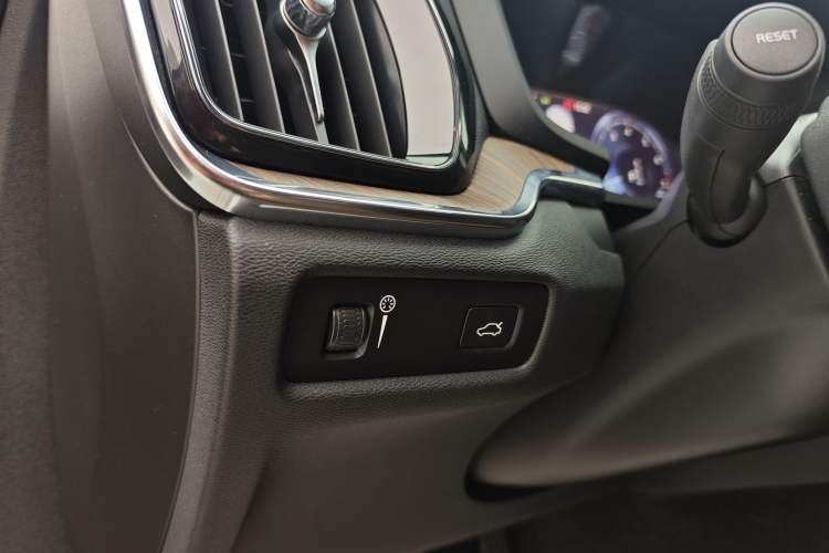 Used Volvo S60 2022 B4 Zhiyuan Luxury Edition