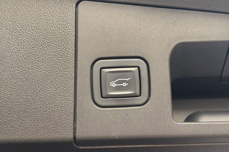 Used Cadillac XT5 2018 25T Luxury Model