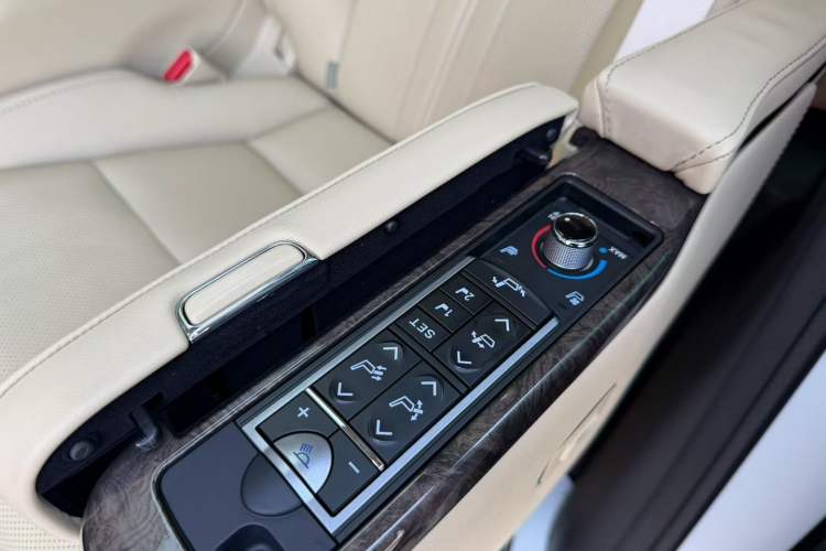 Used Toyota Vellfire 2021 Crown Dual-Engine 2.5L HV Supreme Edition