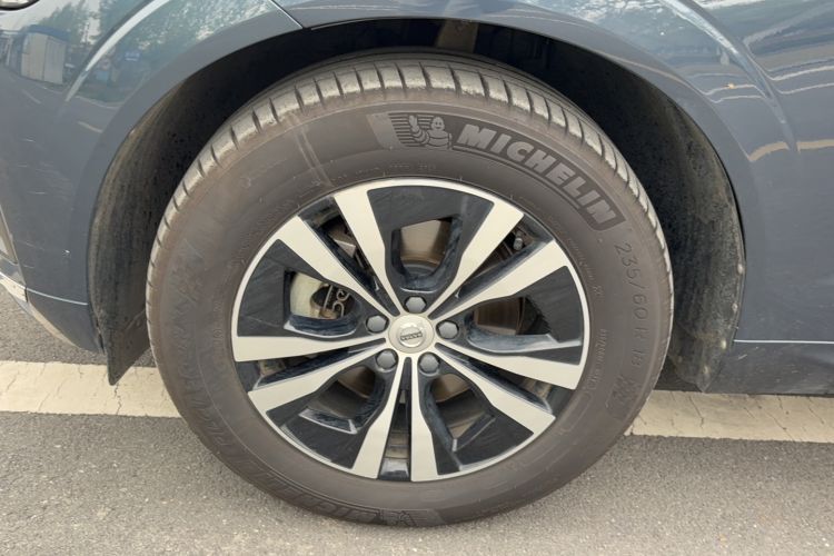 Used Volvo XC60 2023 B5 4x4 Smart Luxury Edition