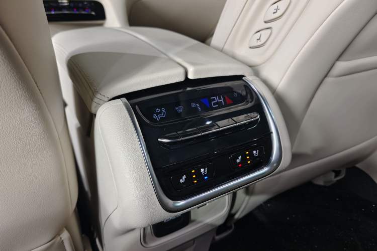 Used Buick Enclave 2020 28T All-Wheel Drive Avenir
