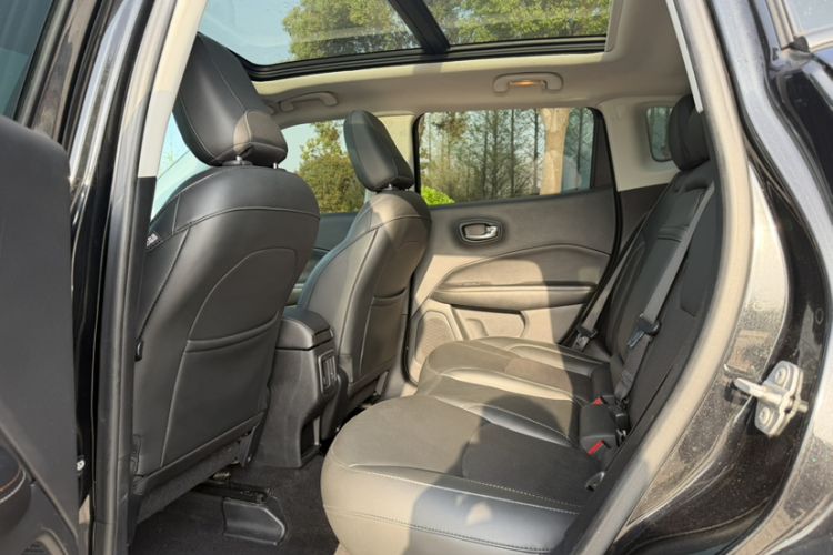 Used Jeep Compass 2017 200T Automatic Family Edition
