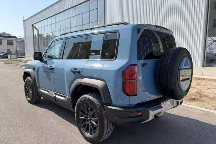 Used Formula Leopard Leopard 5 2023 Navigator Edition