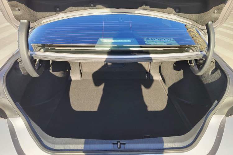 Used Toyota Avalon 2019 Dual-Engine 2.5L Limited Flagship Edition China VI Standard