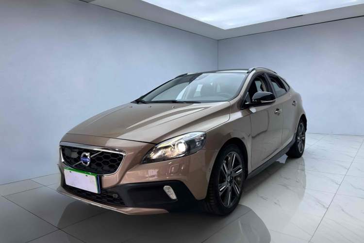Used Volvo V40 2014 Cross Country T5 AWD Prestige Edition