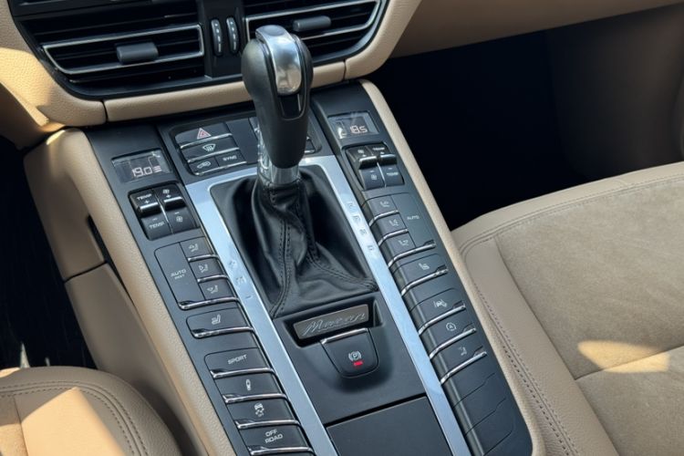 Used Porsche Macan 2018 Macan 2.0T
