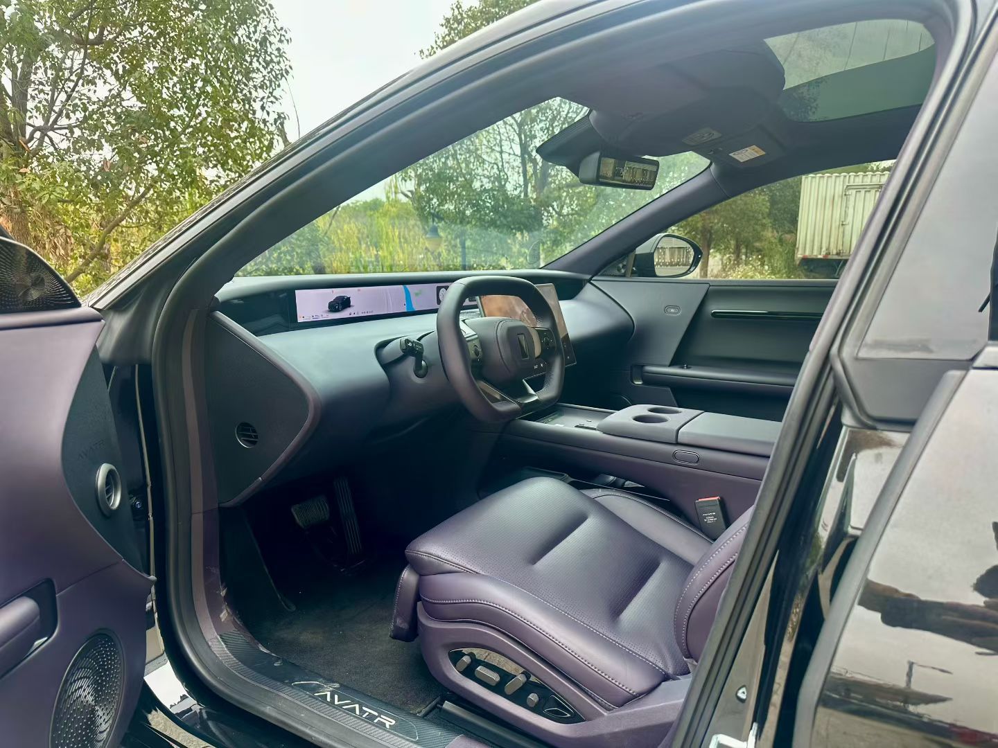 Переднее сиденье в автомобиле