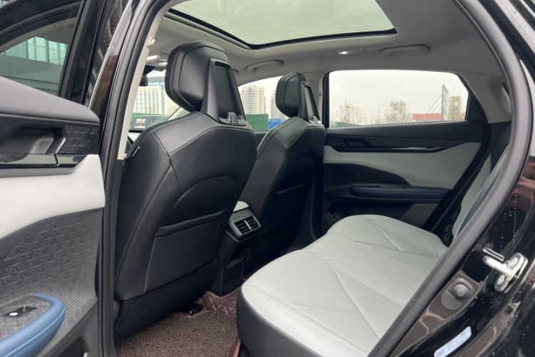 Used Changan UNI-V iDD 2023 ZhiDian iDD 1.5T 113km ZhiKu Model
