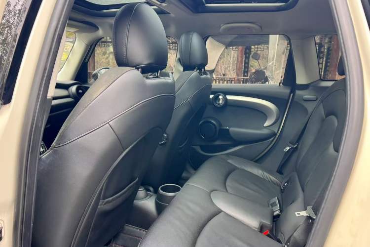 Used MINI MINI 2018 1.5T COOPER Artist Five-Door Edition