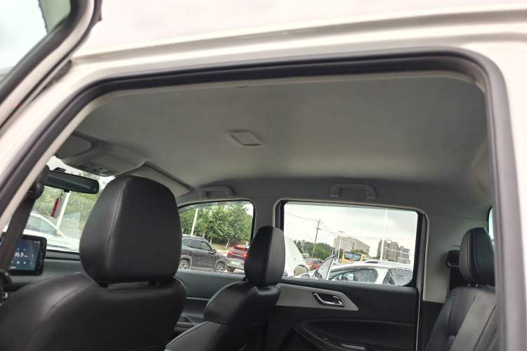 Used JMC Yuhu 7 2023 2.0T Automatic Diesel 4x4 Comfort Plus Long Wheelbase
