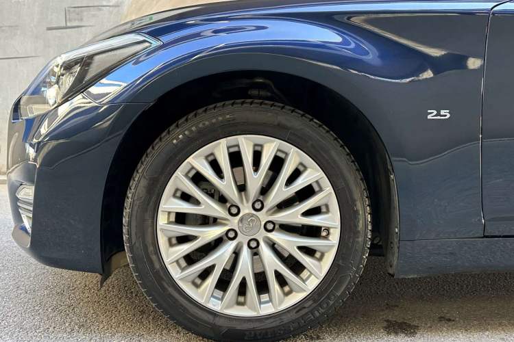 Used Infiniti Q70 2017 Q70L 2.5L Enjoyment Edition Exterior 4