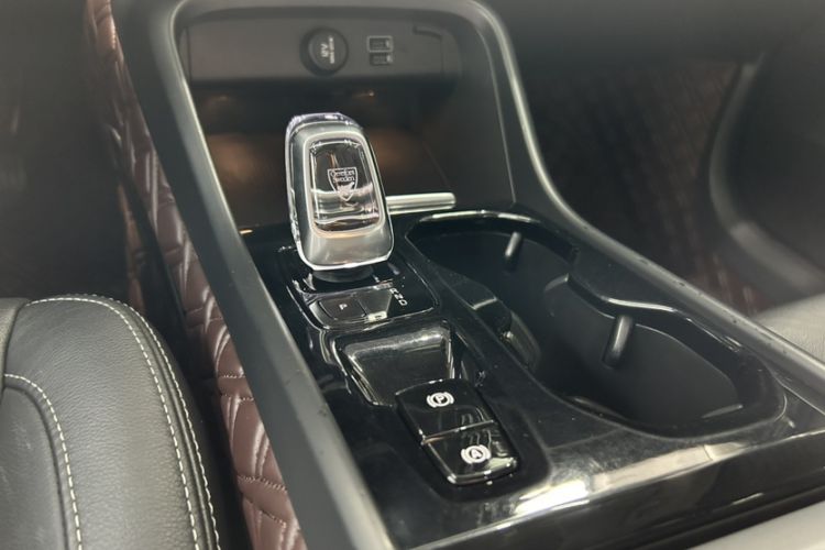 Used Volvo XC40 2021 T4 Four-Wheel Drive Smart Luxury Edition Gear Lever