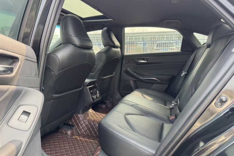 Used Toyota Avalon 2019 2.0L XLE Premium Edition China VI