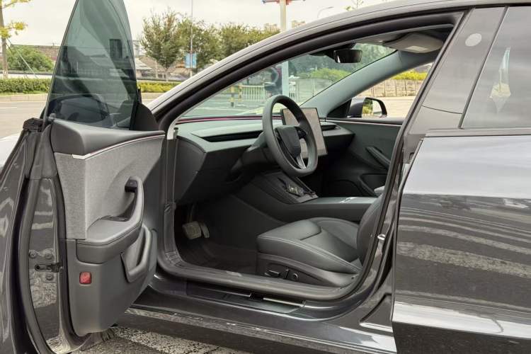 Used Tesla Model 3 2023 Rear-Wheel-Drive Version