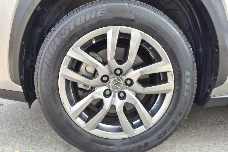 Used Lexus NX 2015 300h All-Wheel-Drive Fēngzhì Edition