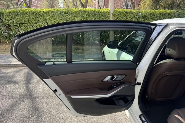 Used BMW 3 Series 2025 330Li M Sport Shadowline Package