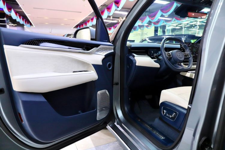 Used Zeekr 009 2024 Six-Seat Executive Version 4WD 108 kWh
