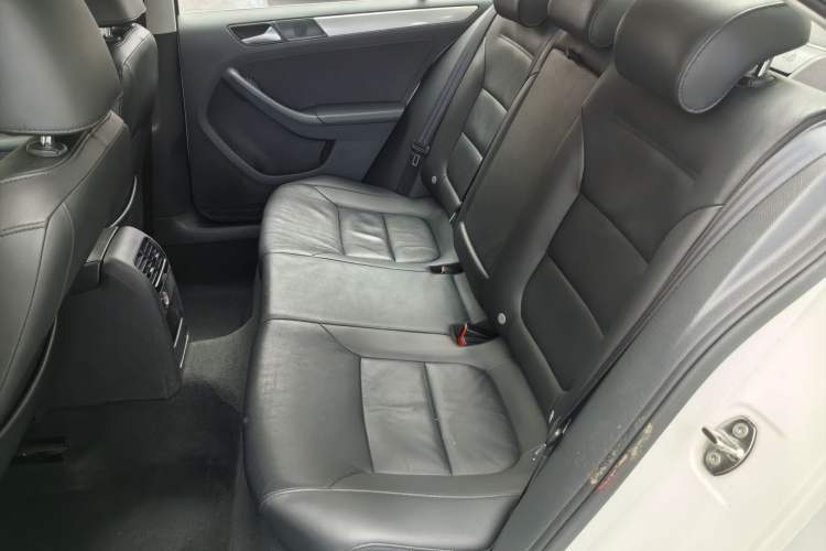 Used Volkswagen Sagitar 2014 Revised Version 1.4TSI Automatic Luxury Edition
