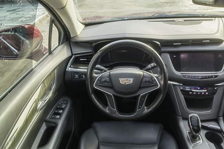 Used Cadillac XT5 2016 25T Luxury Model
