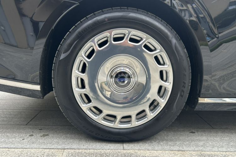 Used Volvo EM90 2025 Ultra Six-Seater