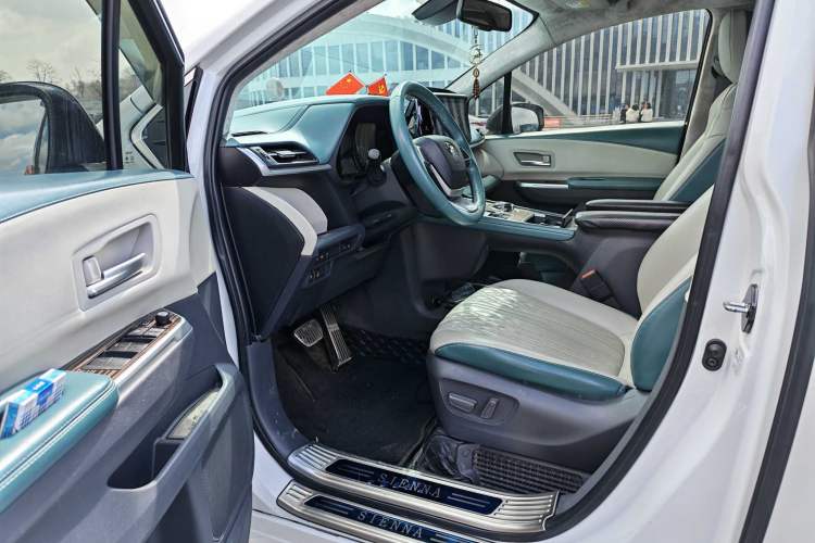 Used Toyota SIENNA 2021 2.5L Hybrid Comfort Edition Left Front Seat