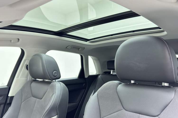 Used Audi Q3 2023 35 TFSI Fashion Dynamic Model (1.4T) Interior 5