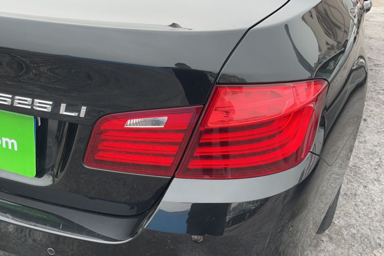 Used BMW 5 Series 2014 525Li Leading Model
