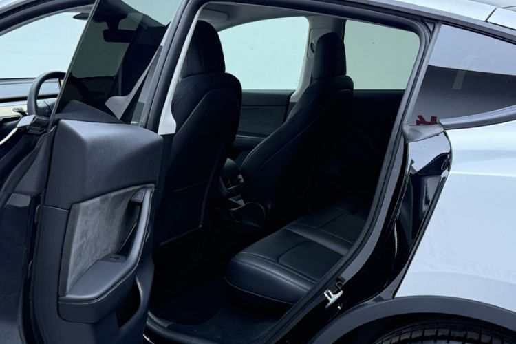 Used Tesla Model Y 2022 Rear-Wheel-Drive Version
