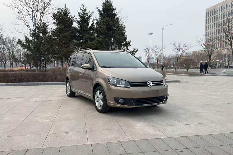 Used Volkswagen Touran 2015 1.4T DSG Comfort Edition 5 Seats Exterior 2