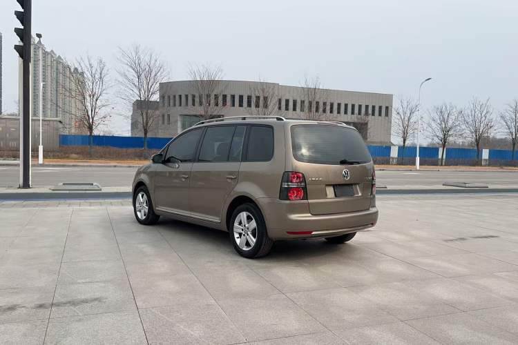 Used Volkswagen Touran 2015 1.4T DSG Comfort Edition 5 Seats Exterior 4