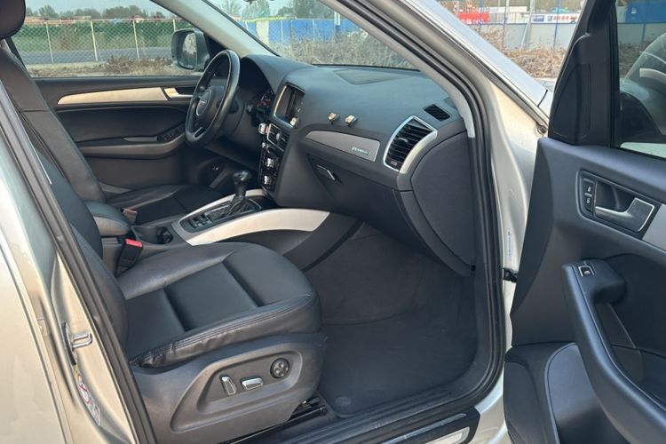 Used Audi Q5 2016 40 TFSI Trendy Edition Interior 6