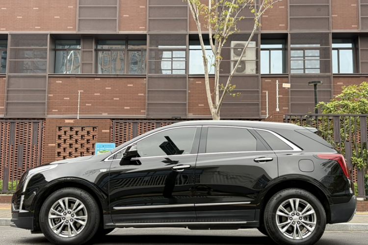 Used Cadillac XT5 2021 2.0T Two-Wheel Drive Luxury Version Exterior 2