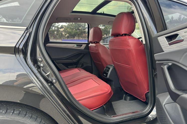 Used Volkswagen Sagitar 2024 300TSI DSG Excellence Edition Interior 9