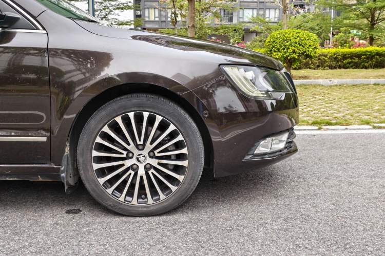 Used Skoda Superb 2013 2.0 TSI DSG Luxury Edition Exterior 8