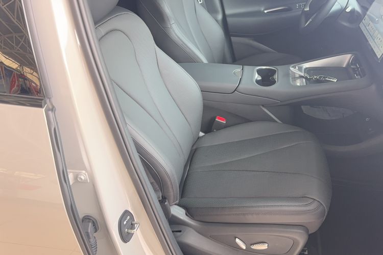 Used BYD Sealion 06 New Energy 2025 Model DM-i 170 Navigation Pro Edition
