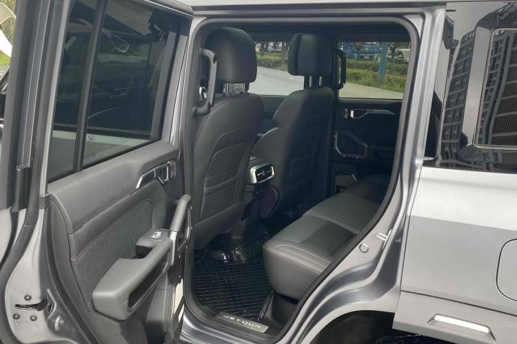 Used JETOUR Traveler 2023 2.0T All-Wheel Drive CrossPRO+