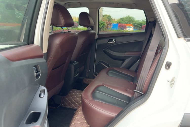 Used Venucia T70X 2015 2.0L CVT SmartFun Sport Edition