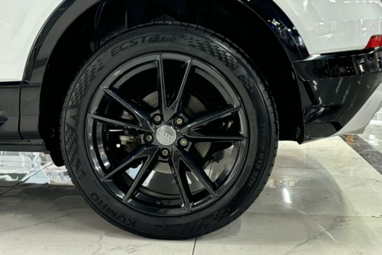 Used Audi Q2L 2021 35 TFSI Fashion Dynamic Model
