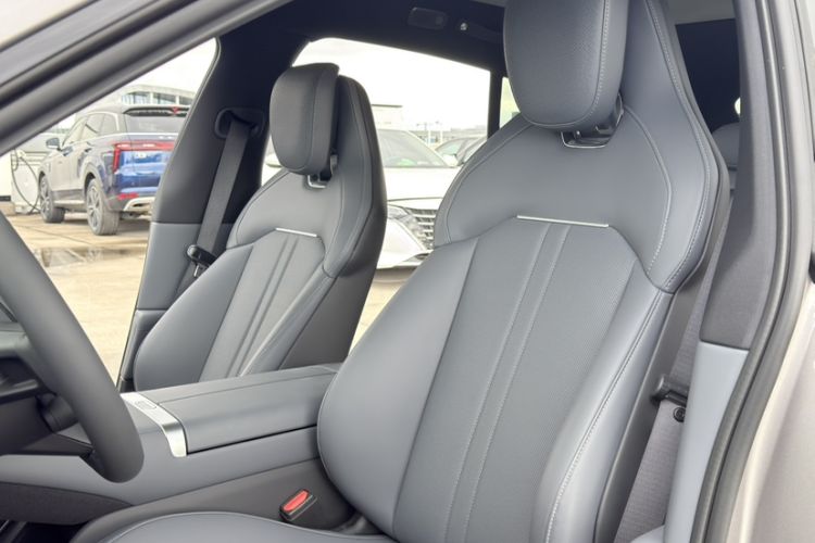 Used Xiaomi Auto YU7 2025 Ultra-Long Range All-Wheel Drive Pro Version
