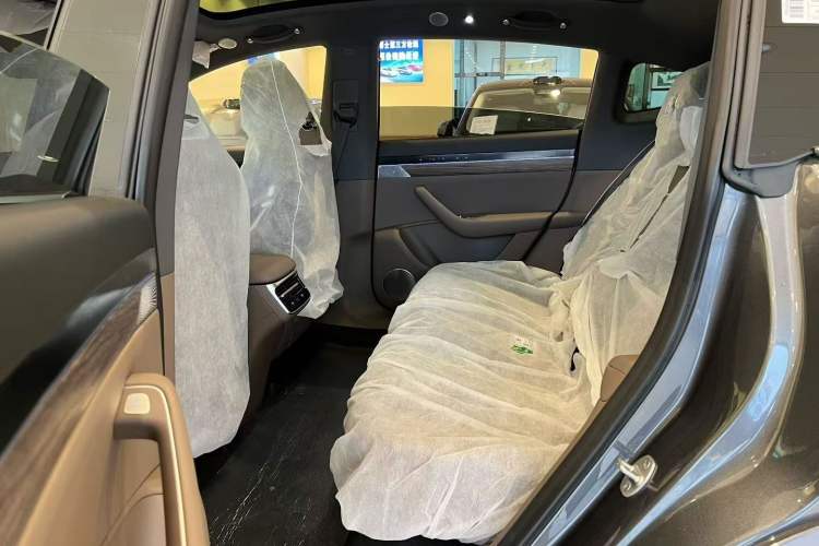 Used Hima Luxeed R7 2026 Model Pure Electric Max+ Interior 3