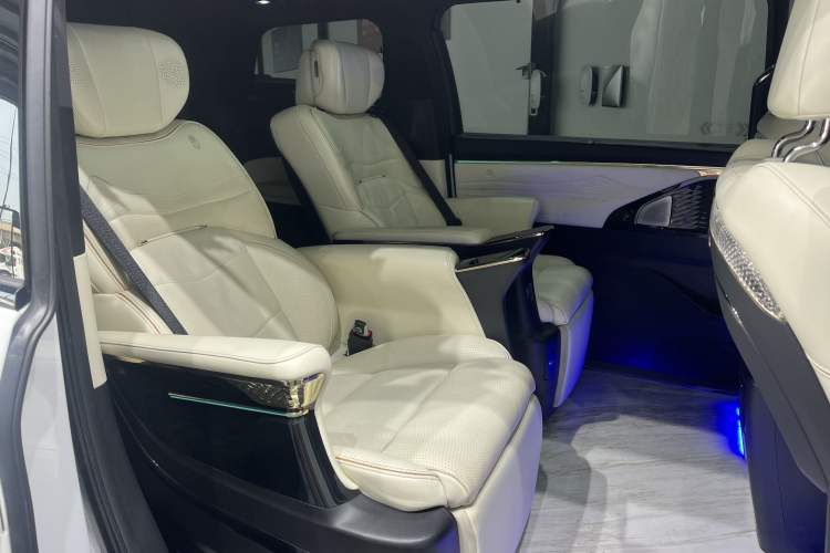 Used GAC Trumpchi M8 2023 Zongshi Series Dual-Motor YuZun Edition
